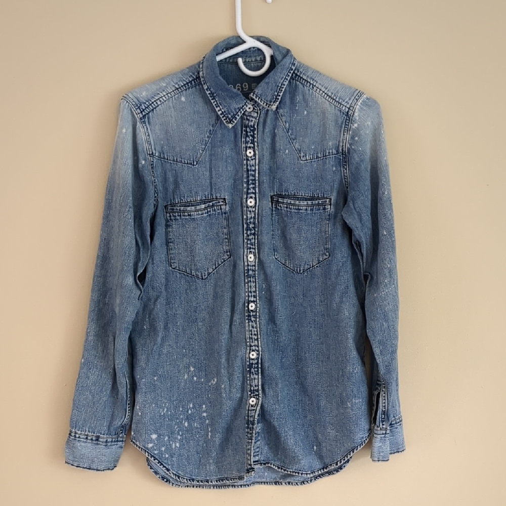 Small Distressed 100% Cotton Blue Button Up Shirt Gap 1969